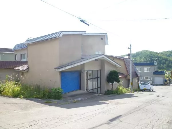 17 minutes on foot from JR Hakodate Main Line "Minami-Otaru" Station