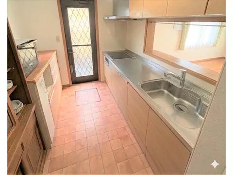【Immediate viewing available♪】Renovation history! Underfloor ventilation fan installed! Comfortable home with interior windows♪