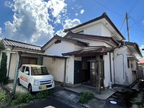 Hita-shi, Hita (Bungo Miyoshi station) 2F 6DK

3,000,000 yen