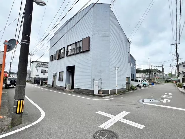 3 million yen! 3 minutes on foot from Kiyotake Station, a two-story house that can also be used as a store and residence!