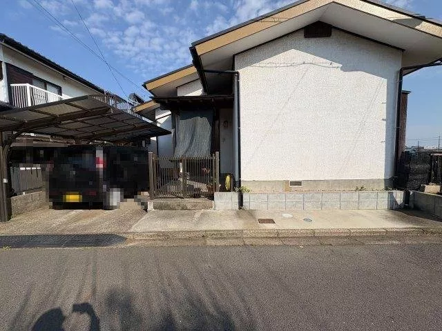 Closet, Separate bath and toilet, Window in kitchen, Land over 50 tsubo, Partially floored