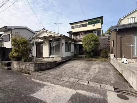 Kagoshima City, Haruyama Town (Kamiijuin Station) Single-story building 3DK