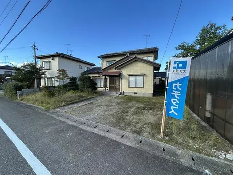 Tonami City, Takasu (Higashinojiri Station) 2-story 5DK