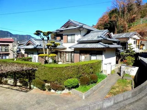 ◆ Spacious site with a large building area! ◆ Suitable for large families or two-family living.