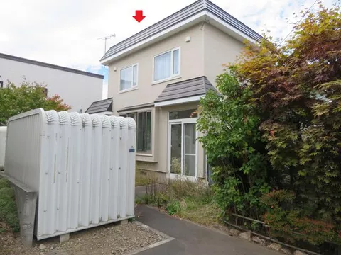 Sapporo City Minami Ward Ishiyama 1-jo 8-chome (Makomanai Station) 2-story 4LDK