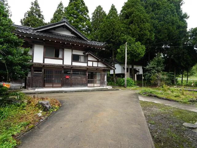 Sakata City, Kitamata, Umikazawa (Sunagoshi Station), two-story building, 11SLDK