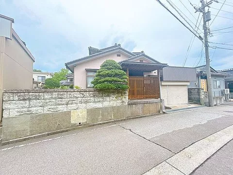 Used single-family home in Imizu City, Nakataikozan 5-chome