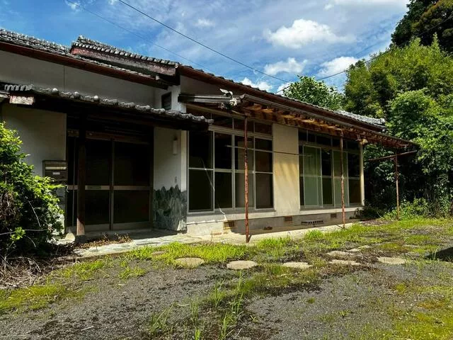Imari City, Higashiyamashiro-cho, Higashi Okubo (Sato Station) Single-story building 5DK