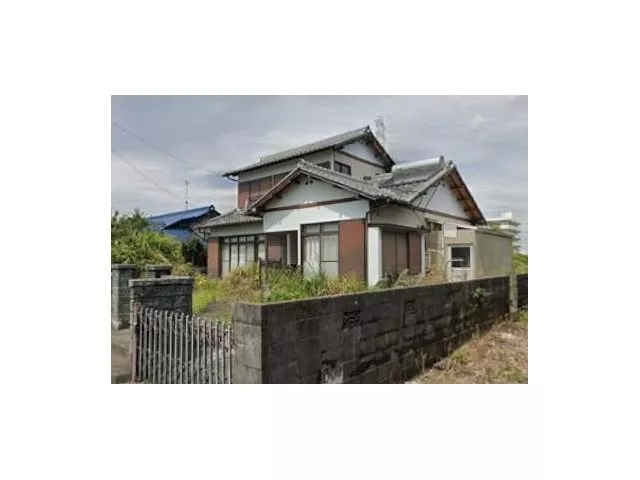 ◆ Large existing settlement ◆ South-facing garden ◆ Engawa (veranda) ◆ Shutters available ◆ Spacious site of about 90 tsubo ◆ Abundant storage ◆