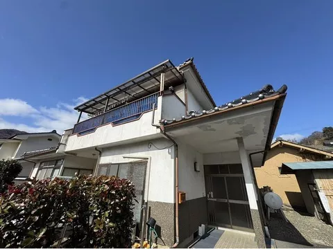 ◆ Within walking distance to Sanada Onsen♪ The south garden is spacious enough for a home garden