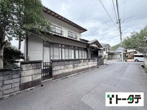 Mihara City, Nakanomachi 4-chome (Itozaki Station) 2-story building 6DK