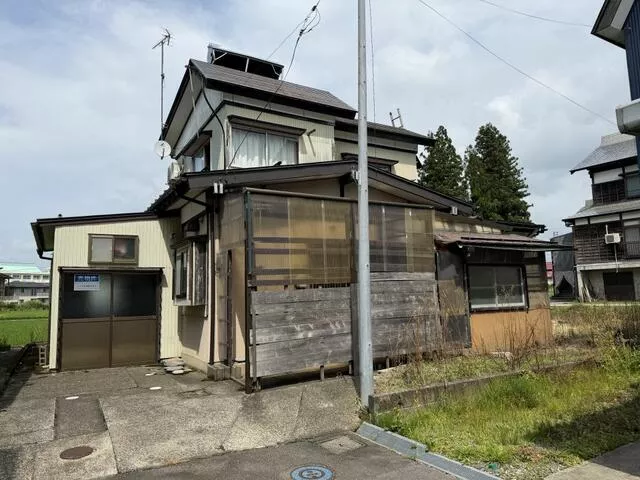 Ojiya City, Tokukawa 1-chome (Ojiya Station) 2-story building 4K
