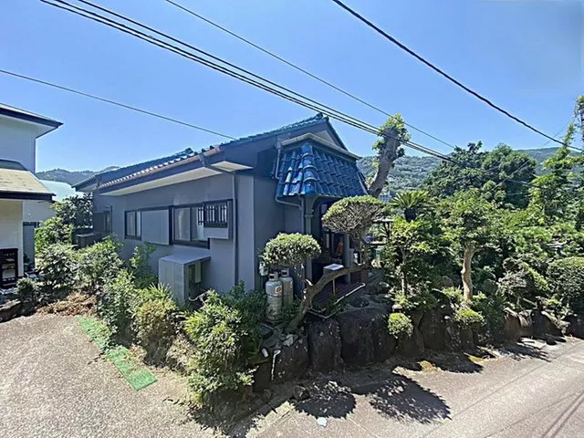 A single-story house in the nature-rich Usami. Comfortable living with a sunroom.