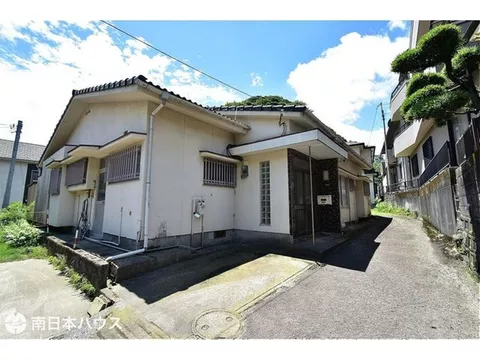 ◆ City bus / 2 minutes on foot to Reimizu Town bus stop ◆ 5DK ◆ Parking for 1 car ◆ Single-story building