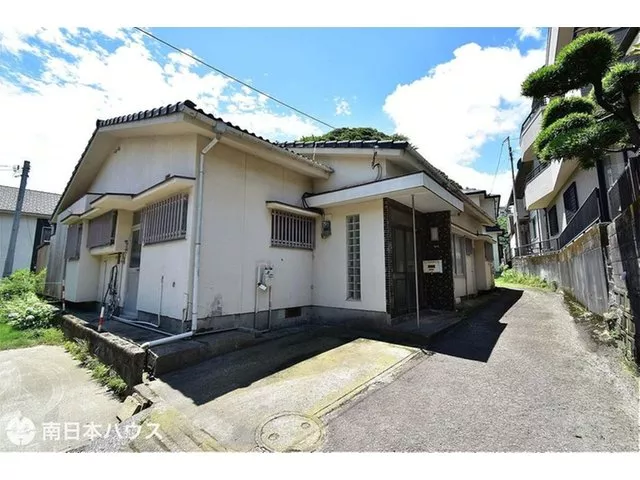 ◆ City bus / 2 minutes on foot to Reimizu Town bus stop ◆ 5DK ◆ Parking for 1 car ◆ Single-story building