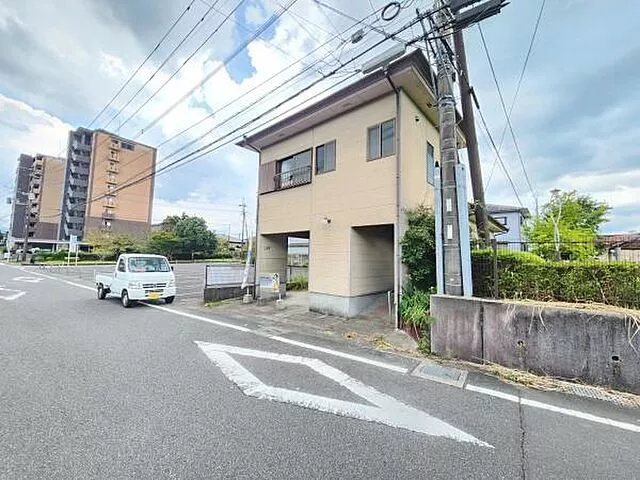 A used house has come up for sale in Nakacho, which has good convenience.