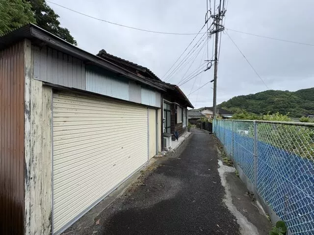 Saiki City, Oaza Kasumigaura (Umizaki Station) Single-story building 4K
