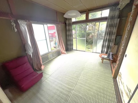 Convenience store, supermarket, and restaurants within walking distance! Good access to various directions! - Image 3