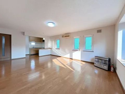 [Open House] Partial interior renovation planned / New earthquake resistance compliance / Equipped with snow melting machine / Quiet residential area - Image 2