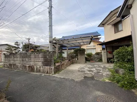 Elevated land with good sunlight, land area 98.99 tsubo, delivered as-is