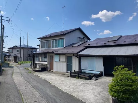 Perfect for self-renovation! It also comes with an approximately 10 tsubo warehouse!