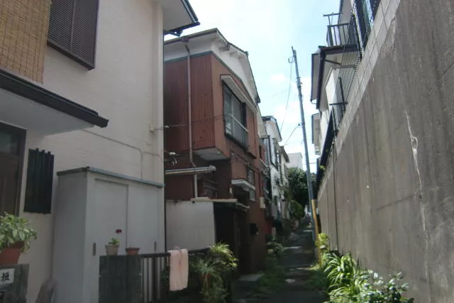 Kawasaki City, Tama Ward, Minami Ikuta 1-chome (Yomiuri Land-mae Station) 2-story building 2LDK
