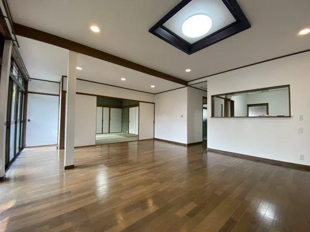 ☆Renovation history available November 2024☆ Spacious land area over 100 tsubo!