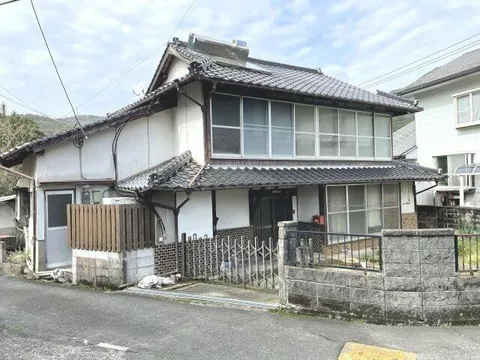 Karatsu City, Iizuka Town, Iizuka (Iizuka Station) 2-story building 6DK