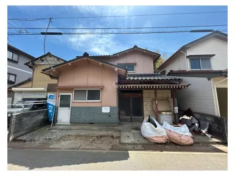 [Open House Held] [Under Renovation] A safe house with all water facilities replaced and seismic work included.