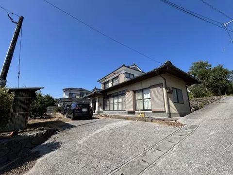 Kitsuki city, Oaza-Kariyado (Kitsuki station) 2F 7DK

Kitsuki station