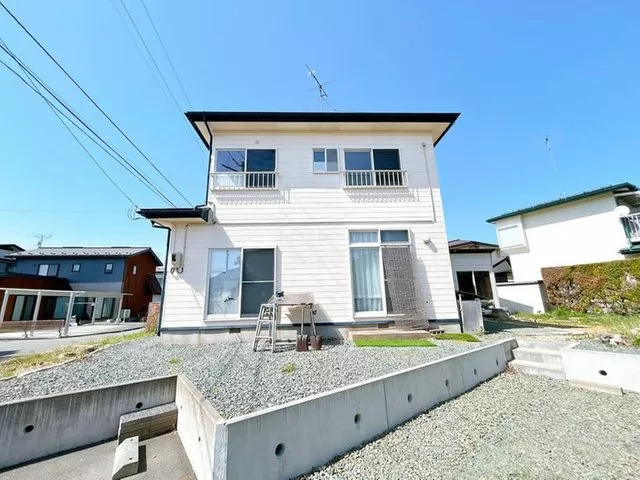 [Open House] Interior renovation planned, water facilities to be replaced / Parking for 3 cars available / Front road width 6m /