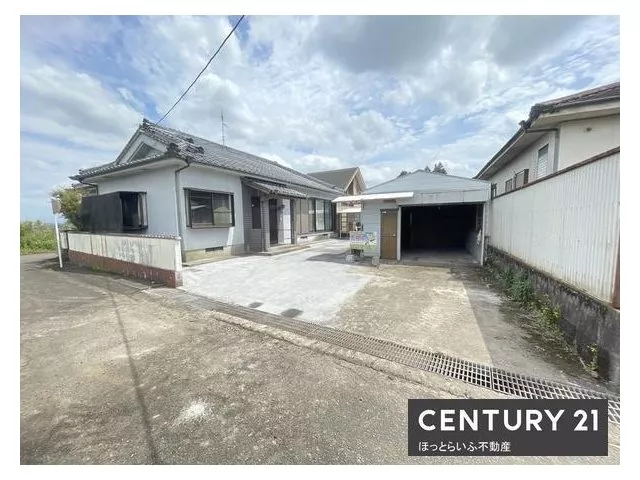 ■ This 4LDK is located on a flat corner lot! ■ It has a good surrounding environment with a nice view