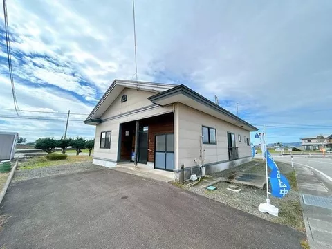 Open house event held / Limited time current sale until October 31 / Parking for 2 cars available / Quiet residential area / Surroundings