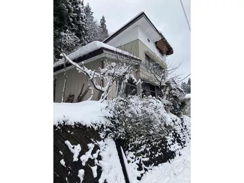 ■ The Oshiogawa River is nearby, and you can enjoy the sound of the river from your home!