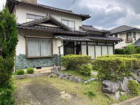 Used single-family home in Tsutsuji-ga-oka, Naoe, Hikawa Town