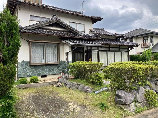 Used single-family home in Tsutsuji-ga-oka, Naoe, Hikawa Town