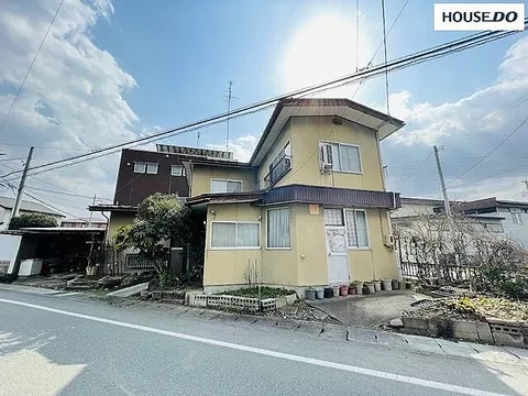 Used single-family home, used house in Yamagata City, Hozumi