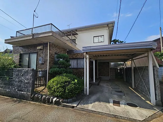 Used single-family home, Manyosen Hirokoji Station 11 minutes on foot