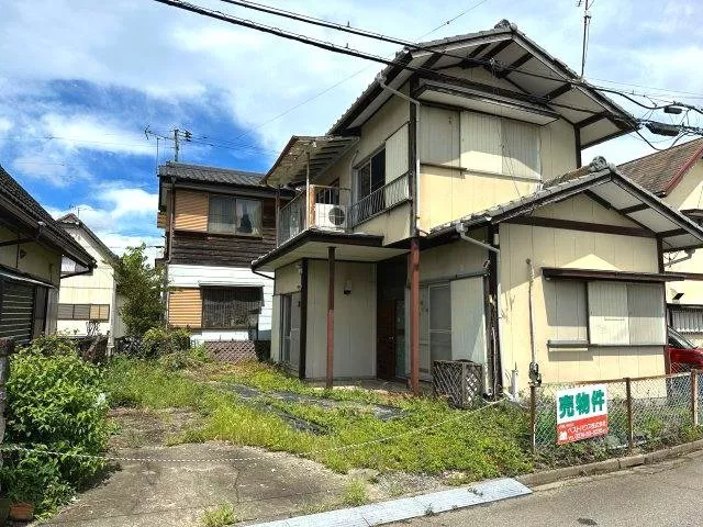 ■ There is a store in Fujioka City (^▽^)/ ■ Low-priced property * The building is aging.