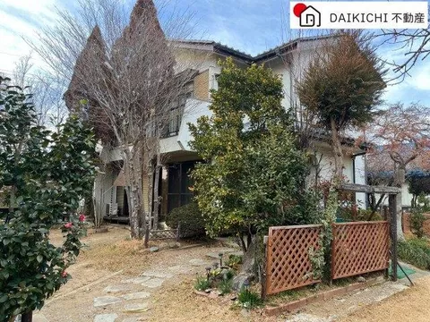 Land area over 271 tsubo♪ Large two-family house♪ Rich in nature! Plenty of storage!