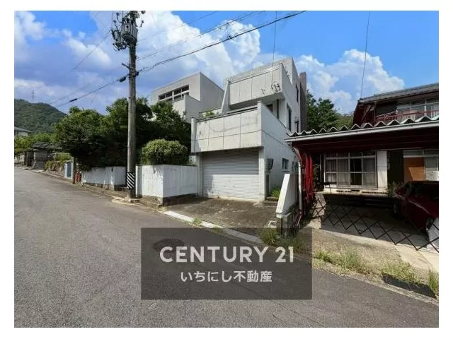 ◆South-facing road access!◆Nice garden included!◆Reconstruction possible!