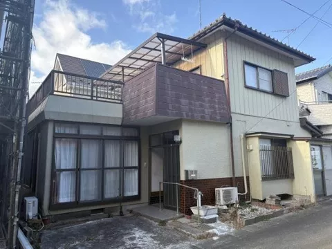 Renovated for maintenance such as water areas, used house in Waku, Yotsukura Town