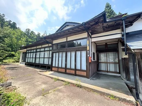 ■Experience a life close to nature on a spacious lot of approximately 982 tsubo