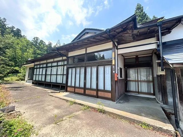 ■Experience a life close to nature on a spacious lot of approximately 982 tsubo