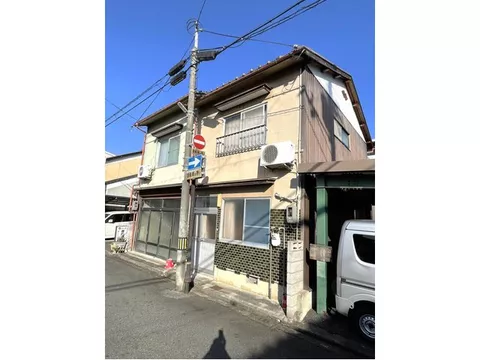■Southwest facing property!! ■13-minute walk from the station!!
