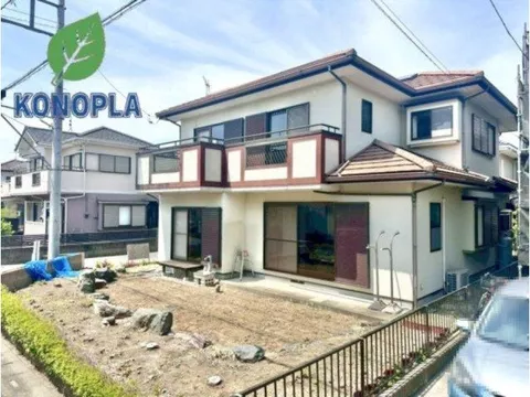 All rooms facing south☆ Good sunlight ■ Concentrated water areas for easy household chores ■ Atrium ■ Southwest corner lot