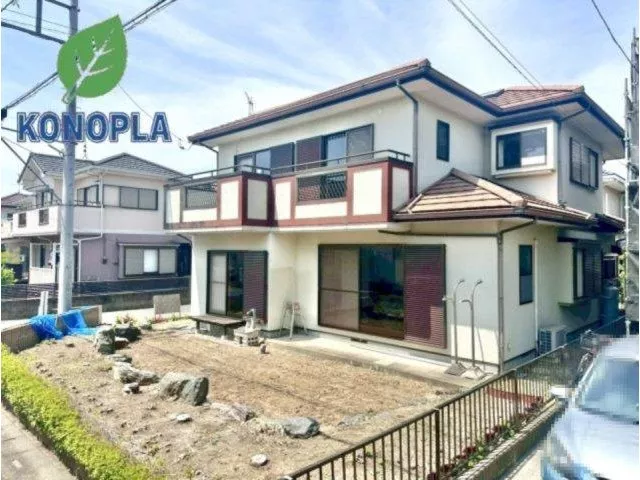 All rooms facing south☆ Good sunlight ■ Concentrated water areas for easy household chores ■ Atrium ■ Southwest corner lot