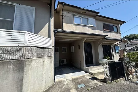Used single-family home, Kawanishi City, Tsuzuki Takidani 2-chome, terrace house