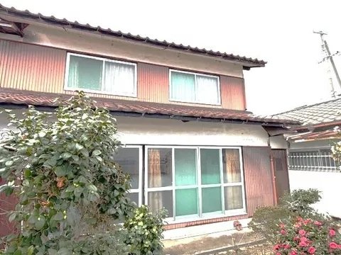 Takayacho, Kanonji-shi, Kanonji (Kanonji Sta.) 2F 5DK

330,000 yen