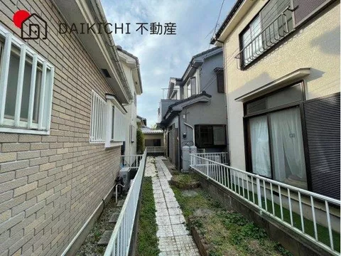 Renovation completed in August of the 8th year of Reiwa♪ Bright 4LDK! Close to shopping and restaurants.
